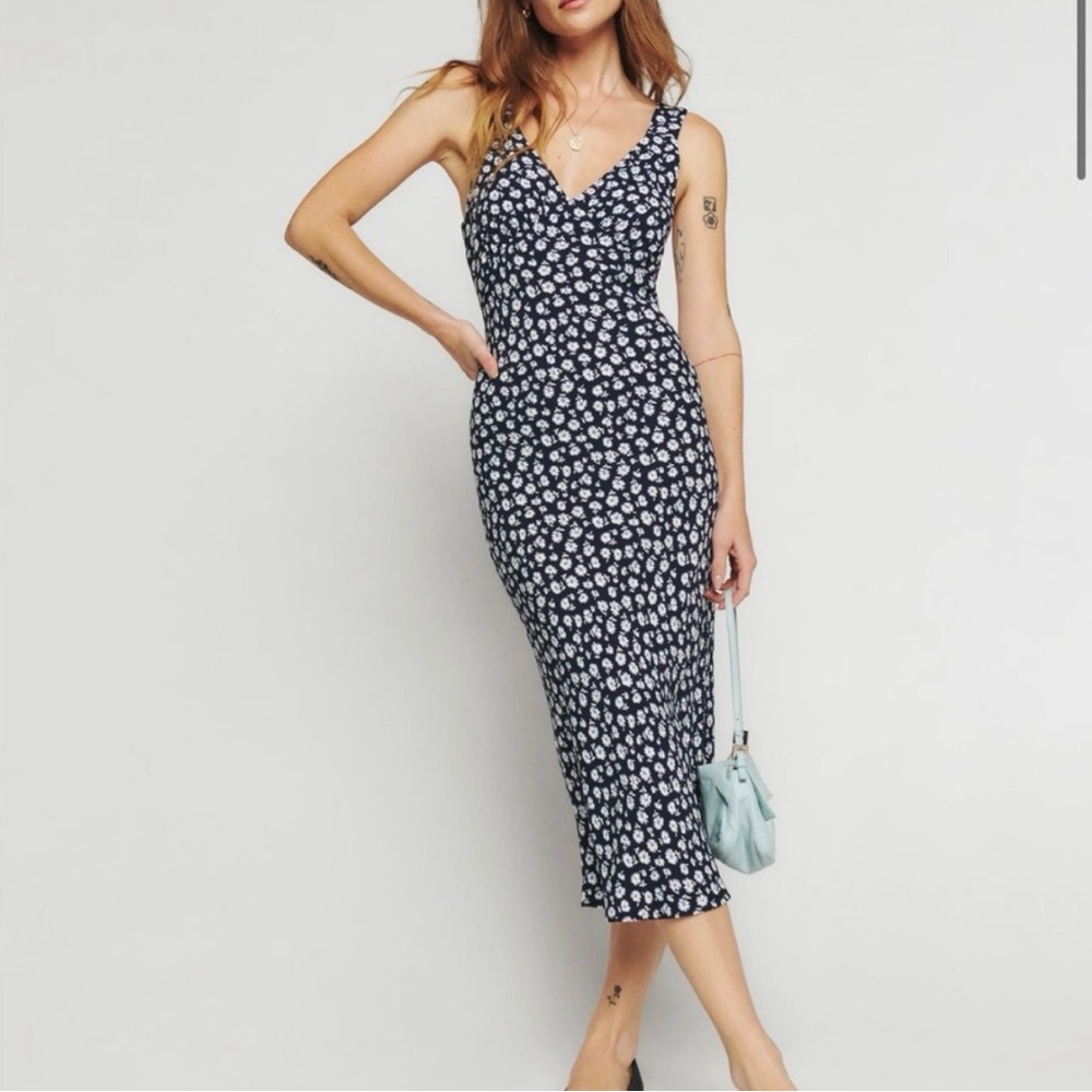 Reformation Navy and White Floral V‑Neck Midi beaudon Dress